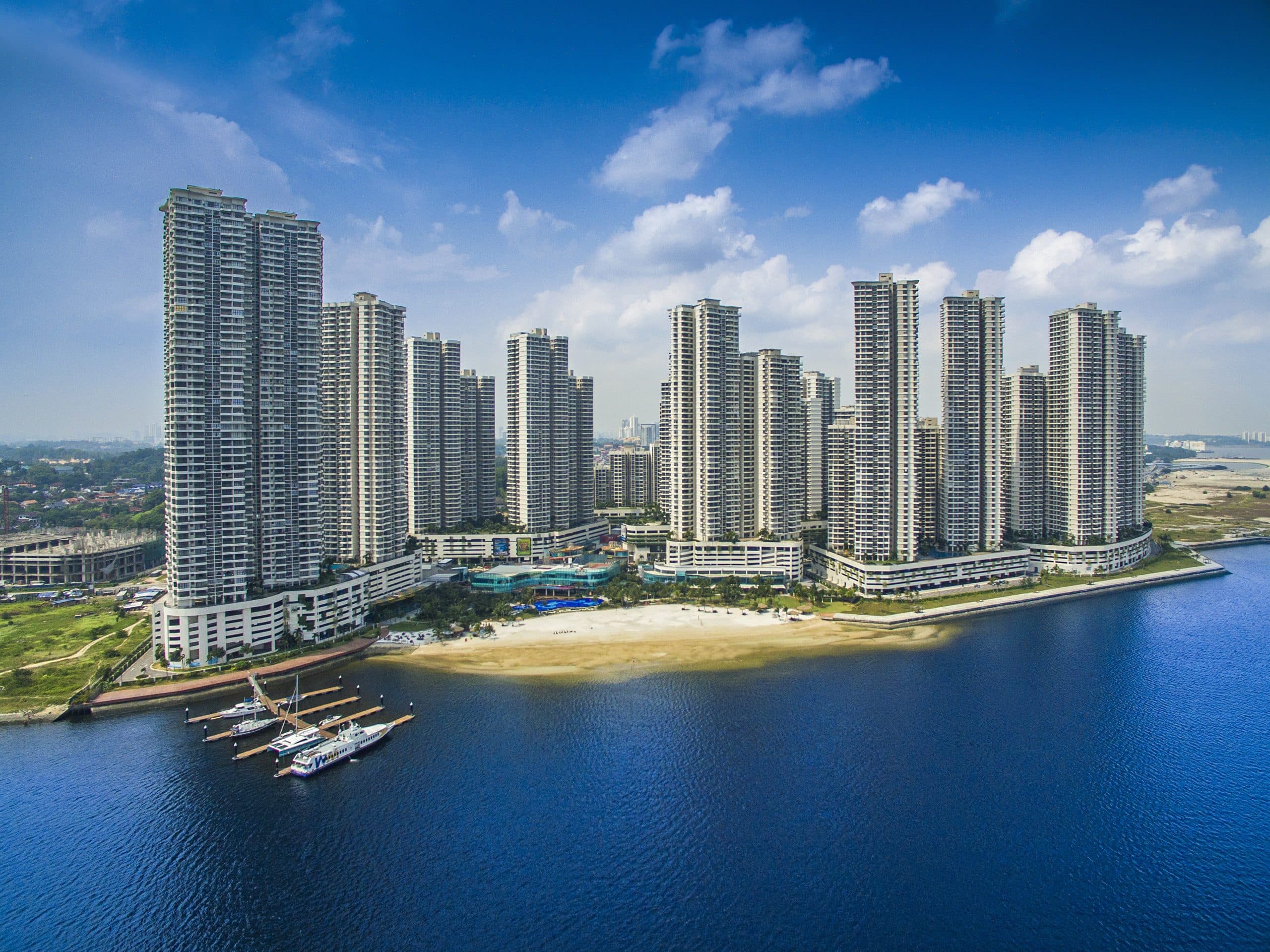 Country Garden Danga Bay aerial view with marina, private beach and sea view, Johor Bahru CIQ